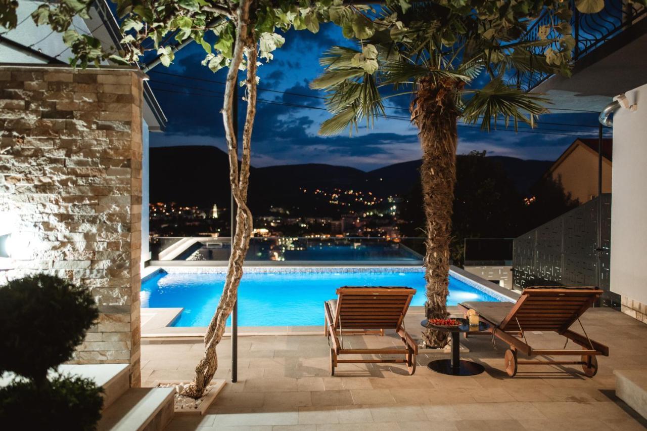 View With Jacuzzi & Heated Pool