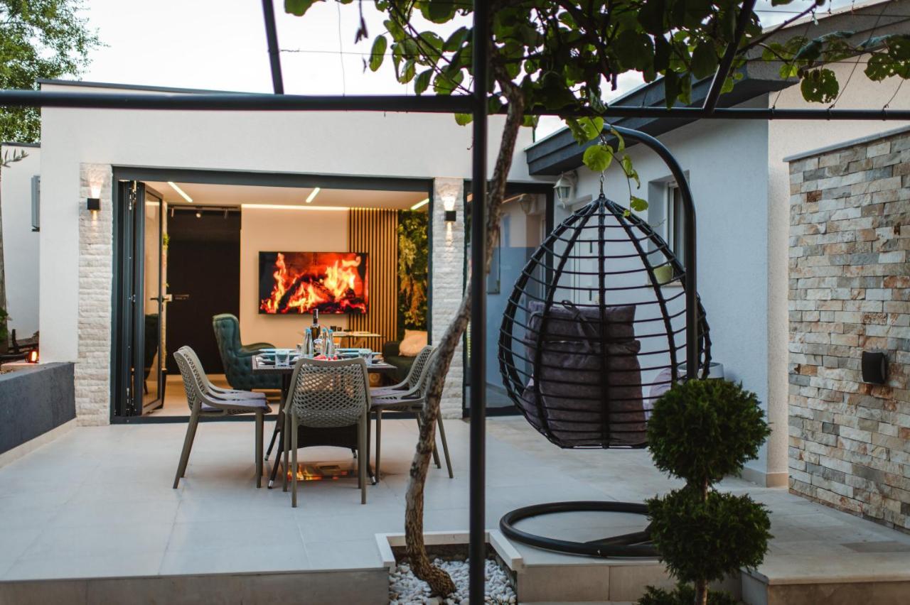 View With Jacuzzi & Heated Pool Villa *