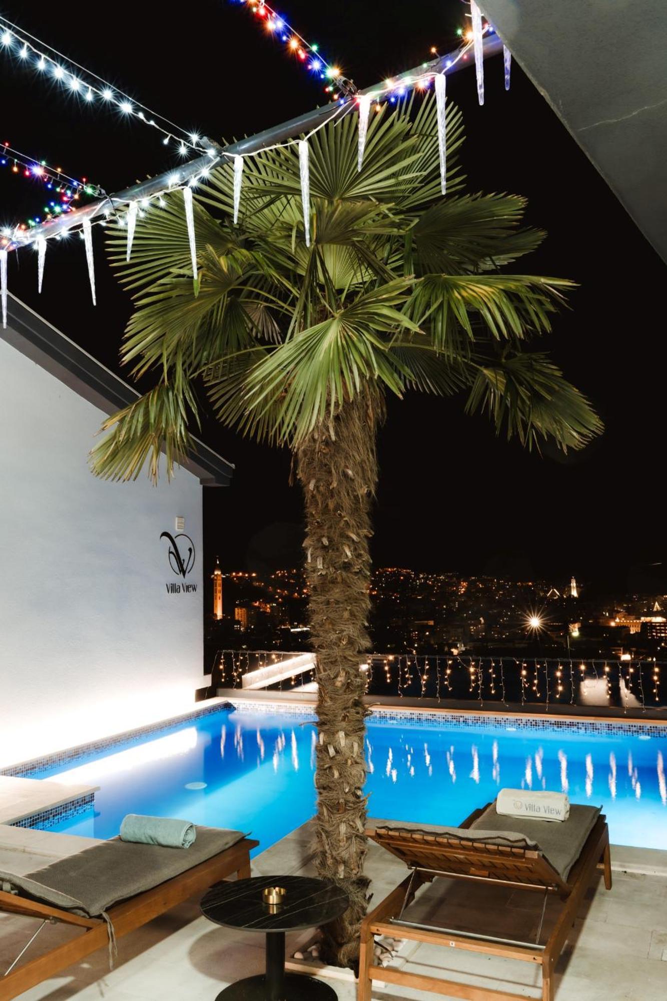 View With Jacuzzi & Heated Pool *